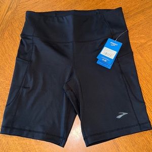 New with tags Brooks Method 8” short tights